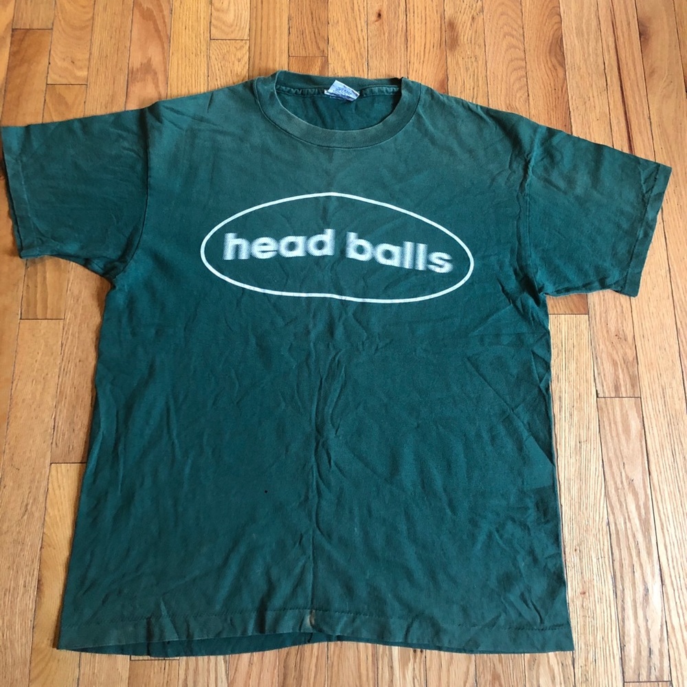 Head balls motion tee
